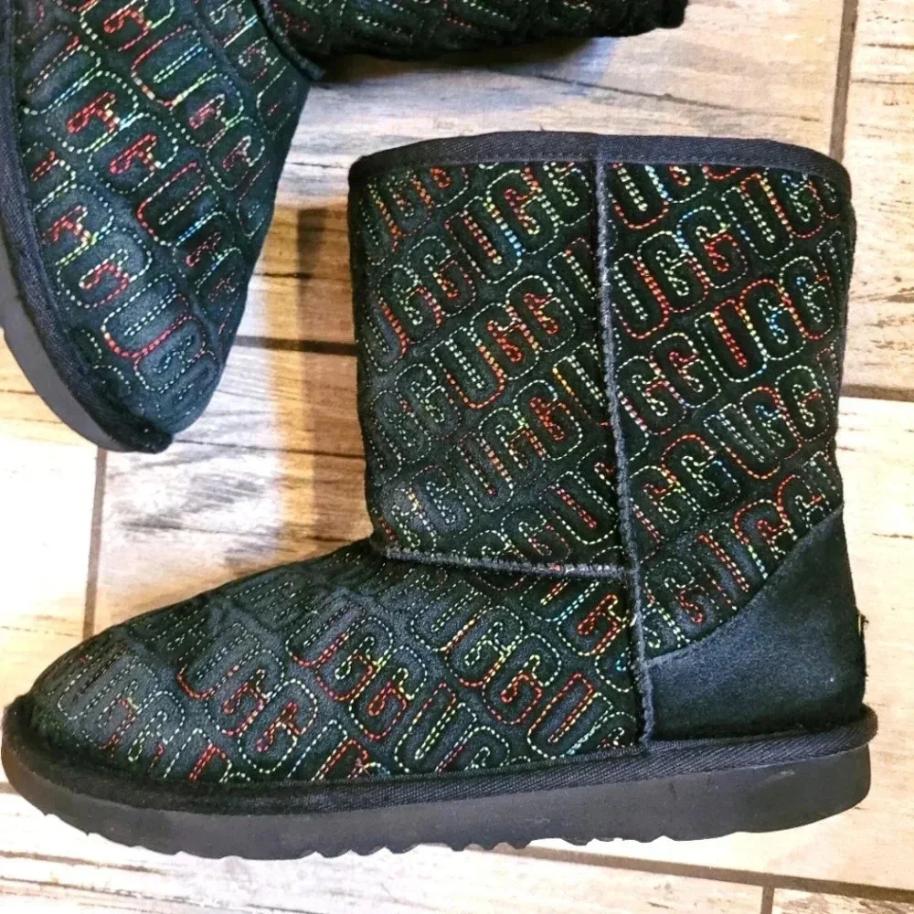 UGG Graphic Stitch class II short boots rainbow colorful black suede leather 6